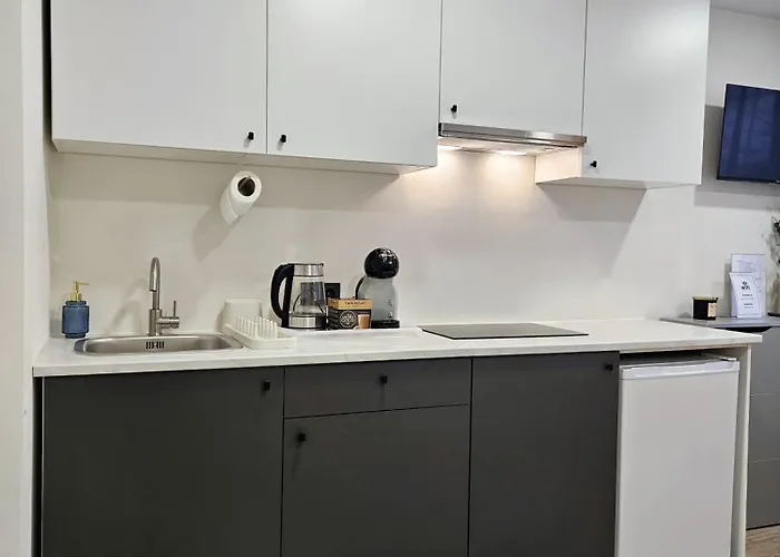 Airport & Station アパート