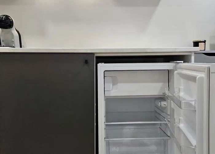 아파트 Airport & Station